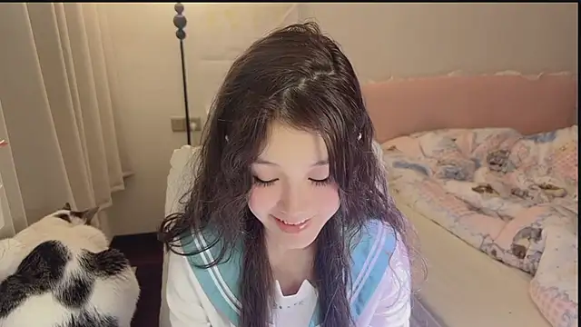 Snapshot of FuFu-puff chatting on 2, 12, 2025 FuFu-puff online show from 2, 12, 2025