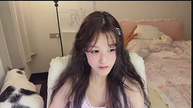 Snapshot of FuFu-puff chatting on 18, 12, 2025 FuFu-puff online show from 18, 12, 2025