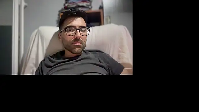 Snapshot of Alicante34 chatting on 4, 10, 2025 Alicante34 online show from 4, 10, 2025