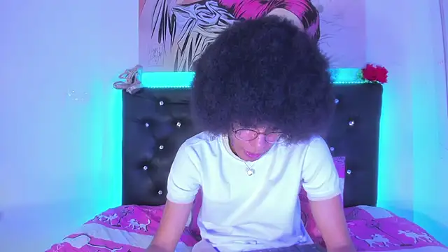 Snapshot of DEAMOL chatting on 19, 11, 2025 DEAMOL online show from 19, 11, 2025