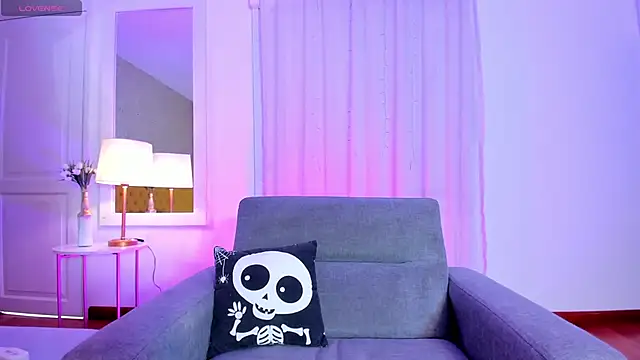 AuroraMiiller online show from 8, 11, 2025