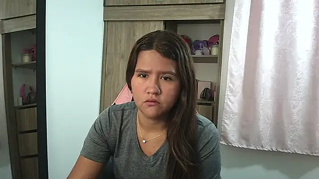 Oliviawatson1 online show from 15, 9, 2025