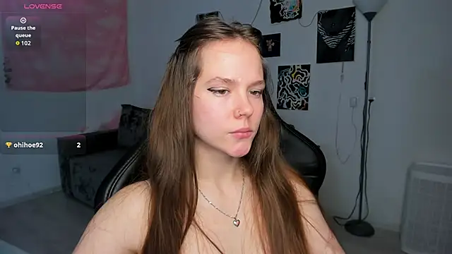 cute little ass online show from 14, 9, 2025