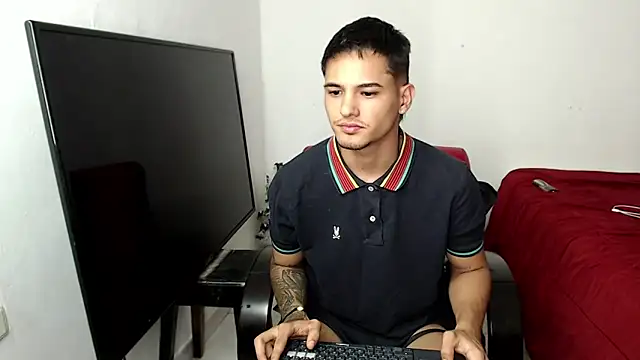 Alex mojica online show from 1, 2, 2026