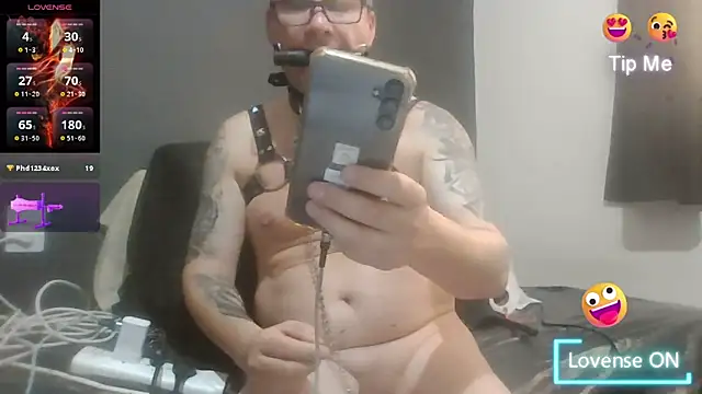 Snapshot of axelbisum chatting on 18, 12, 2025 axelbisum online show from 18, 12, 2025