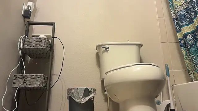 Snapshot of bearcub300 chatting on 13, 11, 2025 bearcub300 online show from 13, 11, 2025