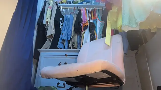 Snapshot of bearcub300 chatting on 16, 11, 2025 bearcub300 online show from 16, 11, 2025