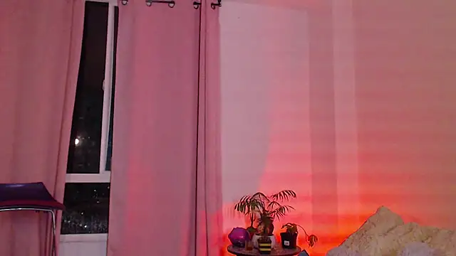 Snapshot of Theevae chatting on 10, 10, 2025 Theevae online show from 10, 10, 2025