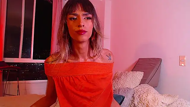 Snapshot of Theevae chatting on 16, 10, 2025 Theevae online show from 16, 10, 2025