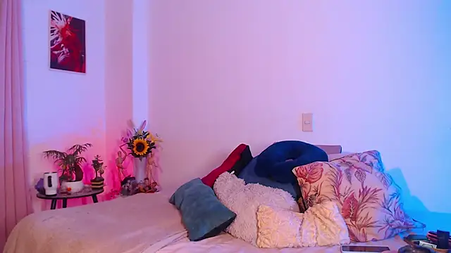 Snapshot of Theevae chatting on 16, 11, 2025 Theevae online show from 16, 11, 2025