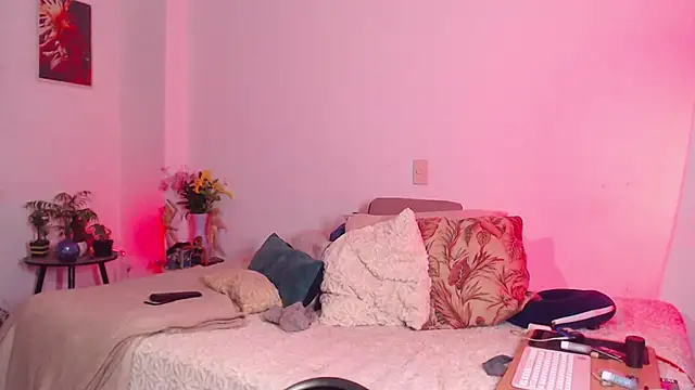 Snapshot of Theevae chatting on 22, 11, 2025 Theevae online show from 22, 11, 2025