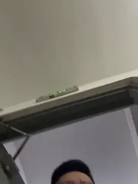 Snapshot of smallsmallsmallbird chatting on 20, 3, 2026 smallsmallsmallbird online show from 20, 3, 2026