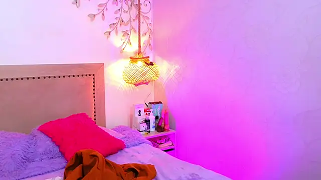 Daphnee- online show from 11, 9, 2025