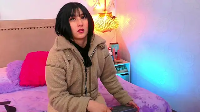 Daphnee- online show from 13, 9, 2025