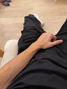 Snapshot of Manu97k chatting on 1, 11, 2025 Manu97k online show from 1, 11, 2025