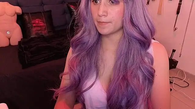 Snapshot of elowen_halley1 chatting on 31, 10, 2025 elowen halley1 online show from 31, 10, 2025