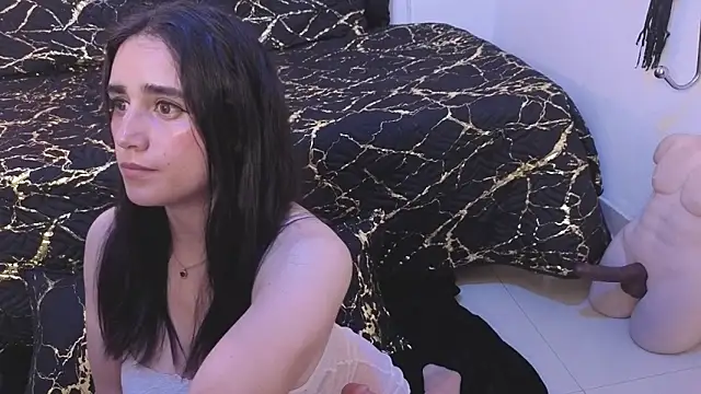 Snapshot of elowen_halley1 chatting on 20, 11, 2025 elowen halley1 online show from 20, 11, 2025