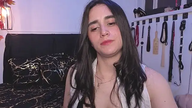 Snapshot of elowen_halley1 chatting on 21, 11, 2025 elowen halley1 online show from 21, 11, 2025