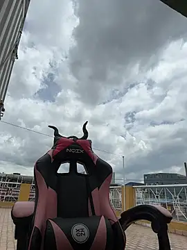 Scarlett fiire online show from 3, 11, 2025