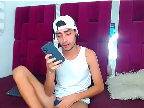 Snapshot of Valentin_Rizzi chatting on 9, 10, 2025 Valentin Rizzi online show from 9, 10, 2025