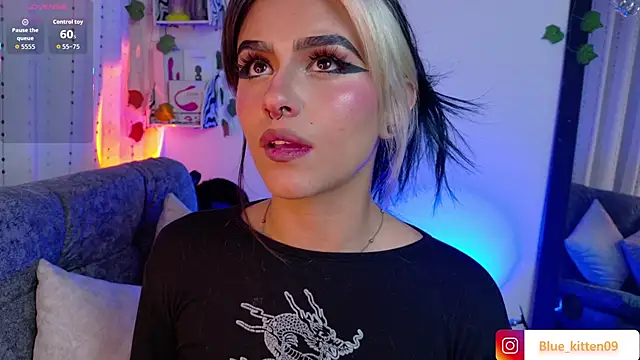 blue kitten online show from 28, 11, 2025