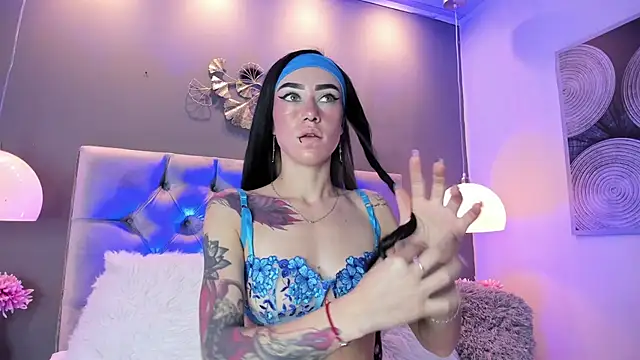 Snapshot of athziry_g chatting on 11, 11, 2025 athziry g online show from 11, 11, 2025