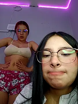 Snapshot of Anne_Mia chatting on 4, 12, 2025 Anne Mia online show from 4, 12, 2025