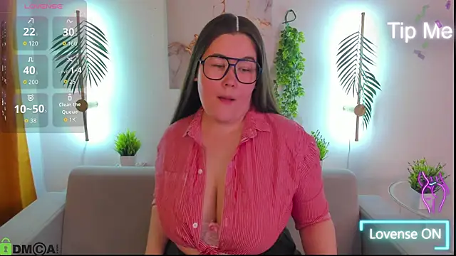 Snapshot of Tara_Torres chatting on 7, 11, 2025 Tara Torres online show from 7, 11, 2025