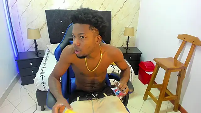 Snapshot of maikol_monstercock chatting on 11, 11, 2025 maikol monstercock online show from 11, 11, 2025