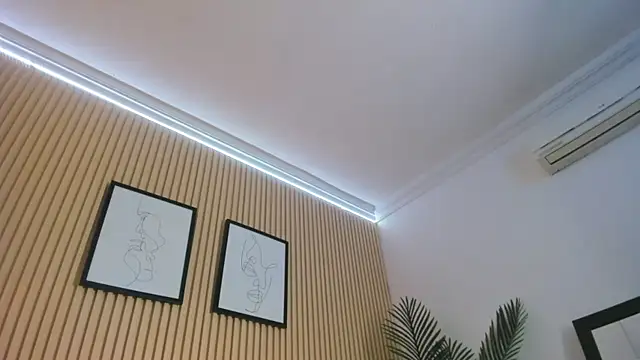 Snapshot of Brunette__boy chatting on 23, 10, 2025 Brunette boy online show from 23, 10, 2025