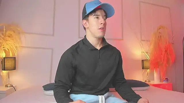 Snapshot of MaxCooper1 chatting on 27, 10, 2025 MaxCooper1 online show from 27, 10, 2025