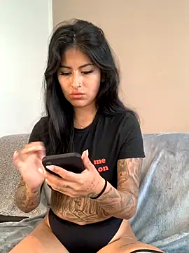 Snapshot of mrskarmaa chatting on 12, 11, 2025 mrskarmaa online show from 12, 11, 2025