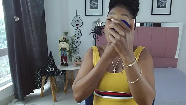 Lele F w online show from 8, 10, 2025