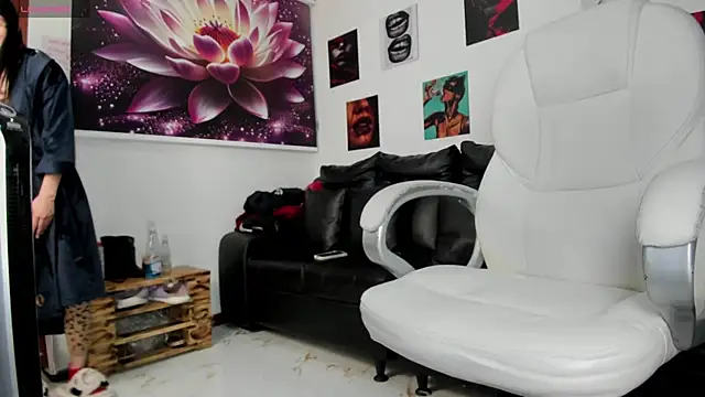 lycoris 19 online show from 21, 10, 2025