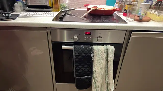 Snapshot of CelineLuxe chatting on 31, 10, 2025 CelineLuxe online show from 31, 10, 2025