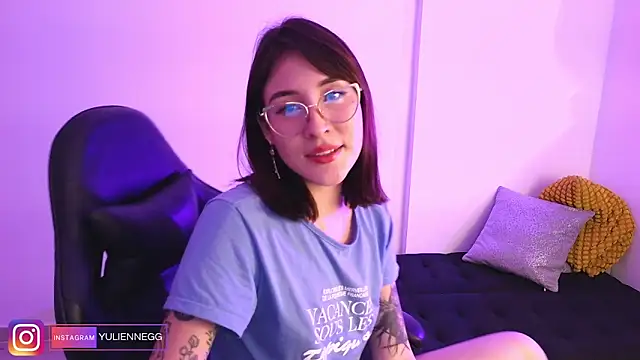 Snapshot of Yulienneg chatting on 19, 11, 2025 Yulienneg online show from 19, 11, 2025