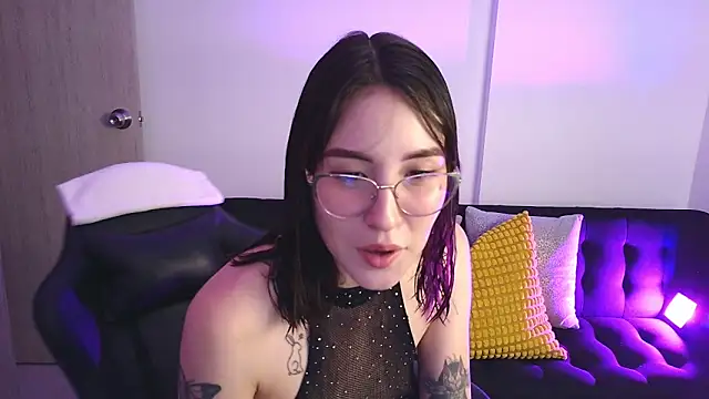 Snapshot of Yulienneg chatting on 30, 11, 2025 Yulienneg online show from 30, 11, 2025