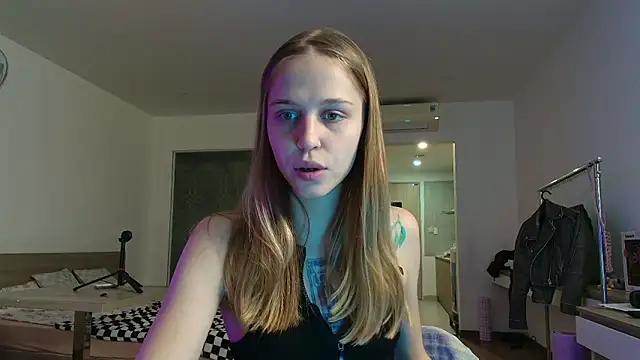 littlemolly11 online show from 29, 9, 2025