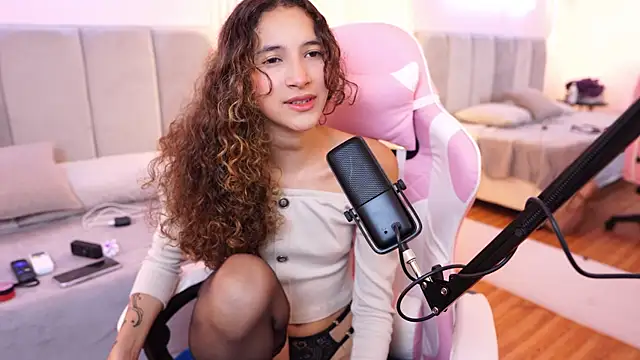 pinkloly online show from 25, 9, 2025