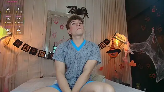 Snapshot of TaylerWhite chatting on 18, 10, 2025 TaylerWhite online show from 18, 10, 2025