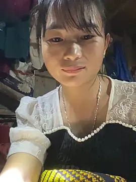 Snapshot of Sunyinn chatting on 30, 10, 2025 Sunyinn online show from 30, 10, 2025