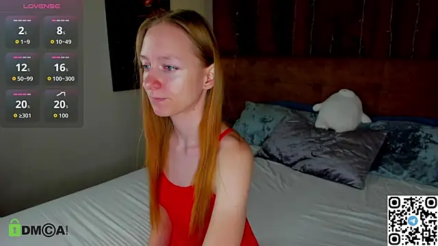 Mia E1fie online show from 14, 9, 2025