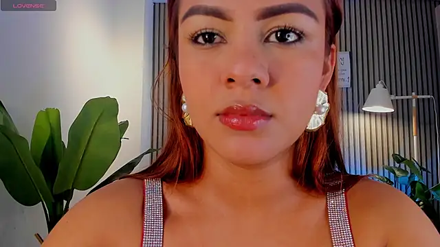 Missnaomi  online show from 7, 10, 2025