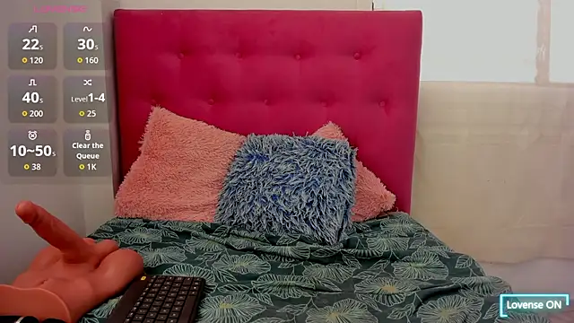 Snapshot of Veronica_mellerr chatting on 5, 3, 2026 Veronica mellerr online show from 5, 3, 2026