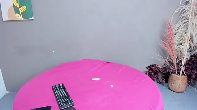 sienna glow online show from 24, 3, 2026