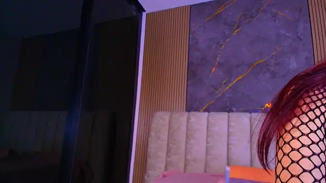 valecastro  online show from 5, 12, 2025