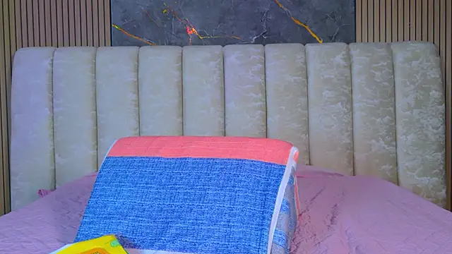 valecastro  online show from 17, 12, 2025