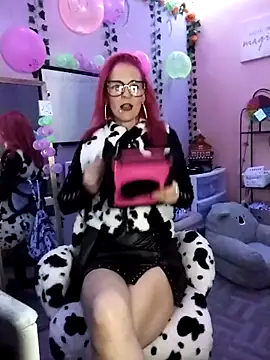 Snapshot of Purple2StayThnxx chatting on 12, 10, 2025 Purple2StayThnxx online show from 12, 10, 2025