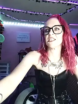 Snapshot of Purple2StayThnxx chatting on 14, 10, 2025 Purple2StayThnxx online show from 14, 10, 2025