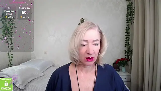 hunters woman online show from 11, 11, 2025